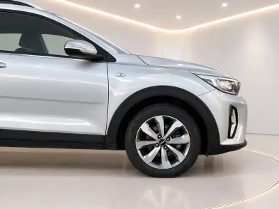KIA Stonic 2023 · foto 8