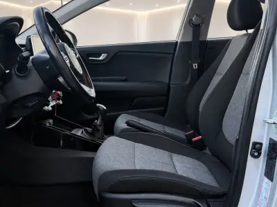 KIA Stonic 2023 · foto 14