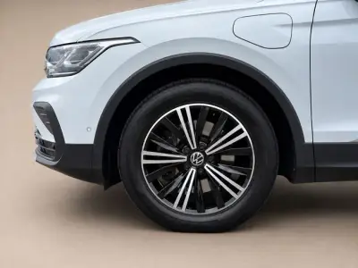 Volkswagen Tiguan 2024 · foto 9