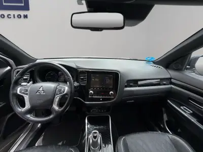 Mitsubishi Outlander 2021 · foto 17