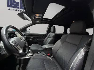 Mitsubishi Outlander 2021 · foto 6