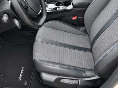 Peugeot 2008 2022 · foto 11