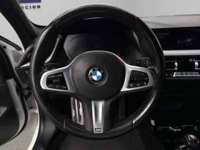 BMW Serie 1 2021 · foto 15
