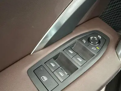 BMW iX1 2023 · foto 15
