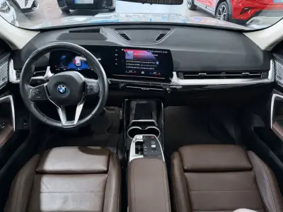 BMW iX1 2023 · foto 14