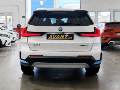 BMW iX1 2023 · foto 6
