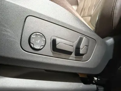 BMW iX1 2023 · foto 13