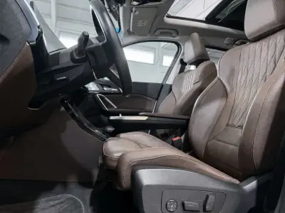 BMW iX1 2023 · foto 11