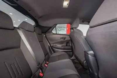 Toyota C-HR 2025 · foto 7
