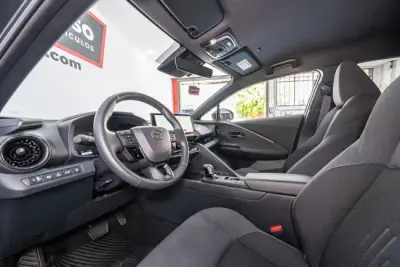 Toyota C-HR 2025 · foto 4