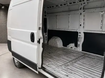 Peugeot Boxer 2023 · foto 4
