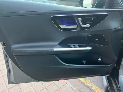 Mercedes-Benz 220 2024 · foto 24