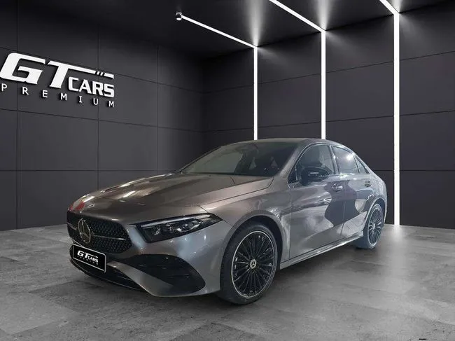 Mercedes-Benz Clase A 2025 en 2 islas · CEC