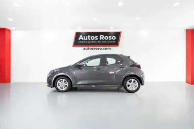 Toyota Yaris 2024 · foto 2