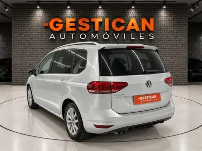 Volkswagen Touran 2018 · foto 7