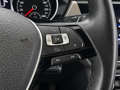 Volkswagen Touran 2018 · foto 12