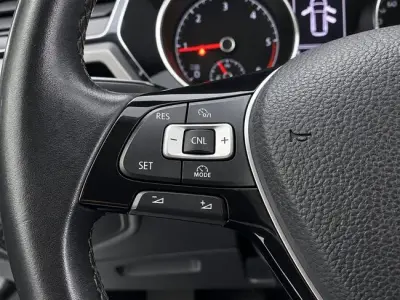 Volkswagen Touran 2018 · foto 10