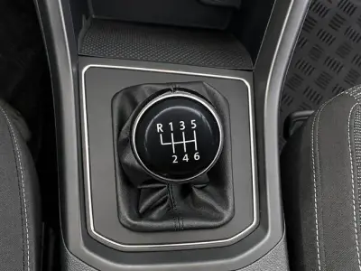 Volkswagen Touran 2018 · foto 17