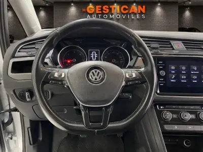 Volkswagen Touran 2018 · foto 11