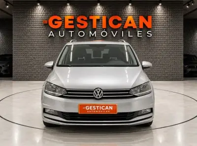 Volkswagen Touran 2018 · foto 3