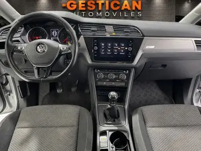 Volkswagen Touran 2018 · foto 14