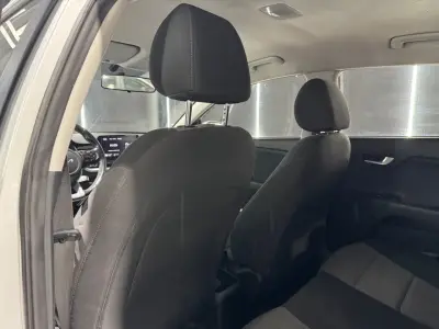 KIA Stonic 2022 · foto 10