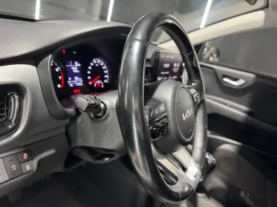 KIA Stonic 2022 · foto 6