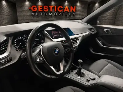 BMW Serie 1 2021 · foto 7