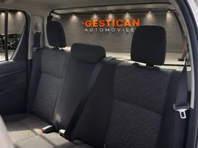 Toyota Hilux 2022 · foto 16