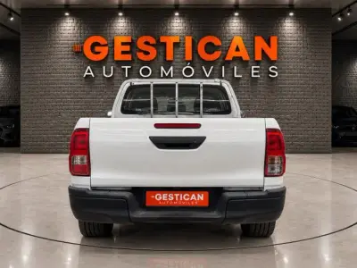 Toyota Hilux 2022 · foto 5