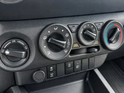 Toyota Hilux 2022 · foto 17