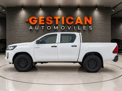 Toyota Hilux 2022 · foto 6