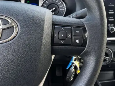 Toyota Hilux 2022 · foto 10