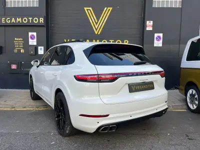 Porsche Cayenne 2018 · foto 2
