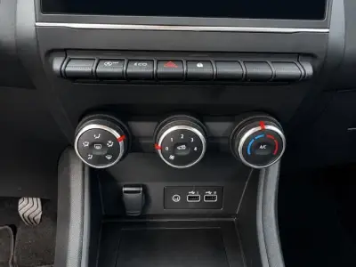 Renault Captur 2023 · foto 14