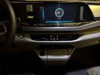 Volkswagen Multivan 2025 · foto 13