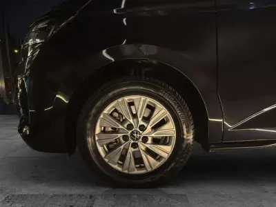 Volkswagen Multivan 2025 · foto 8