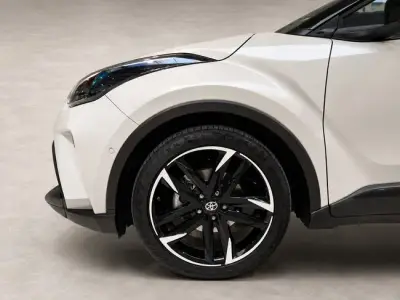 Toyota C-HR 2023 · foto 10