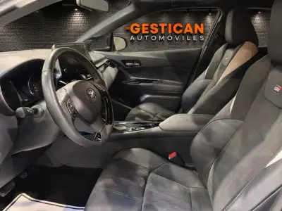 Toyota C-HR 2023 · foto 14