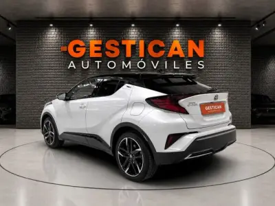 Toyota C-HR 2023 · foto 8