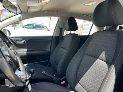 KIA Rio 2022 · foto 8
