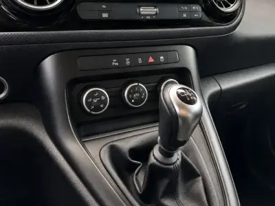 Mercedes-Benz Clase T 2023 · foto 15