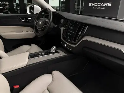 Volvo XC60 2020 · foto 3