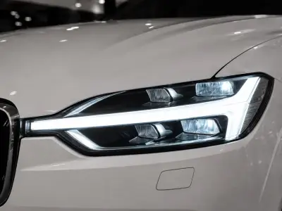 Volvo XC60 2020 · foto 7
