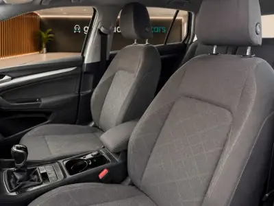 Volkswagen Golf 2022 · foto 10