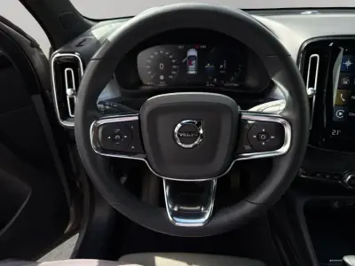 Volvo XC40 2023 · foto 15
