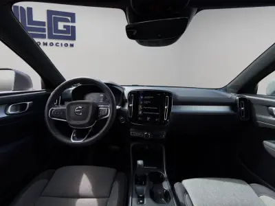 Volvo XC40 2023 · foto 17