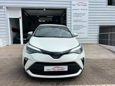 Toyota C-HR 2022 · foto 2