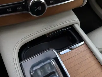 Volvo XC90 2021 · foto 19