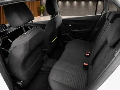 Peugeot 2008 2022 · foto 9